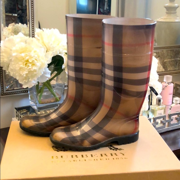 Burberry rain boots - Picture 2 of 5